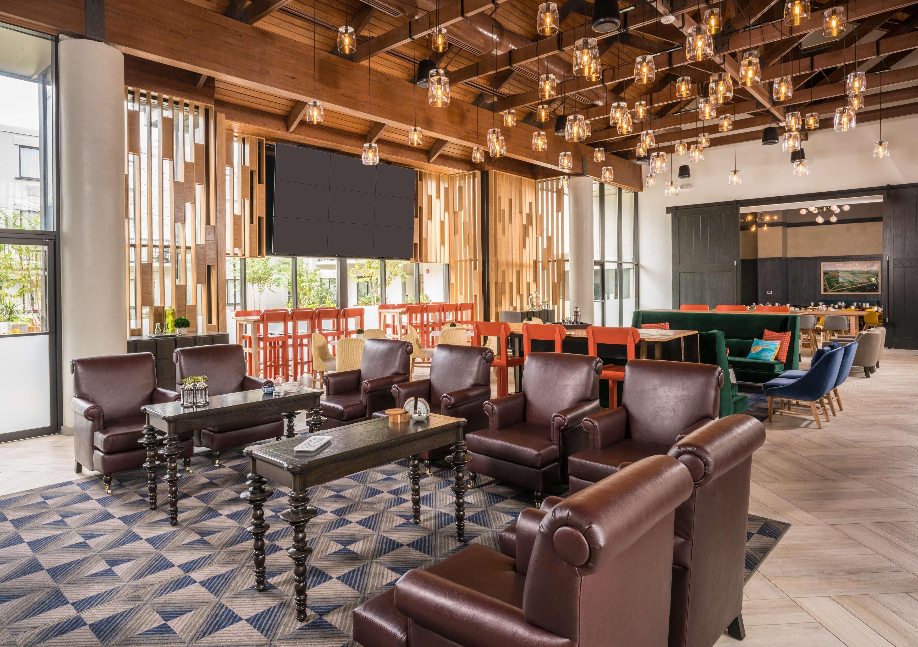 Doubletree By Hilton Gainesville Exterior foto