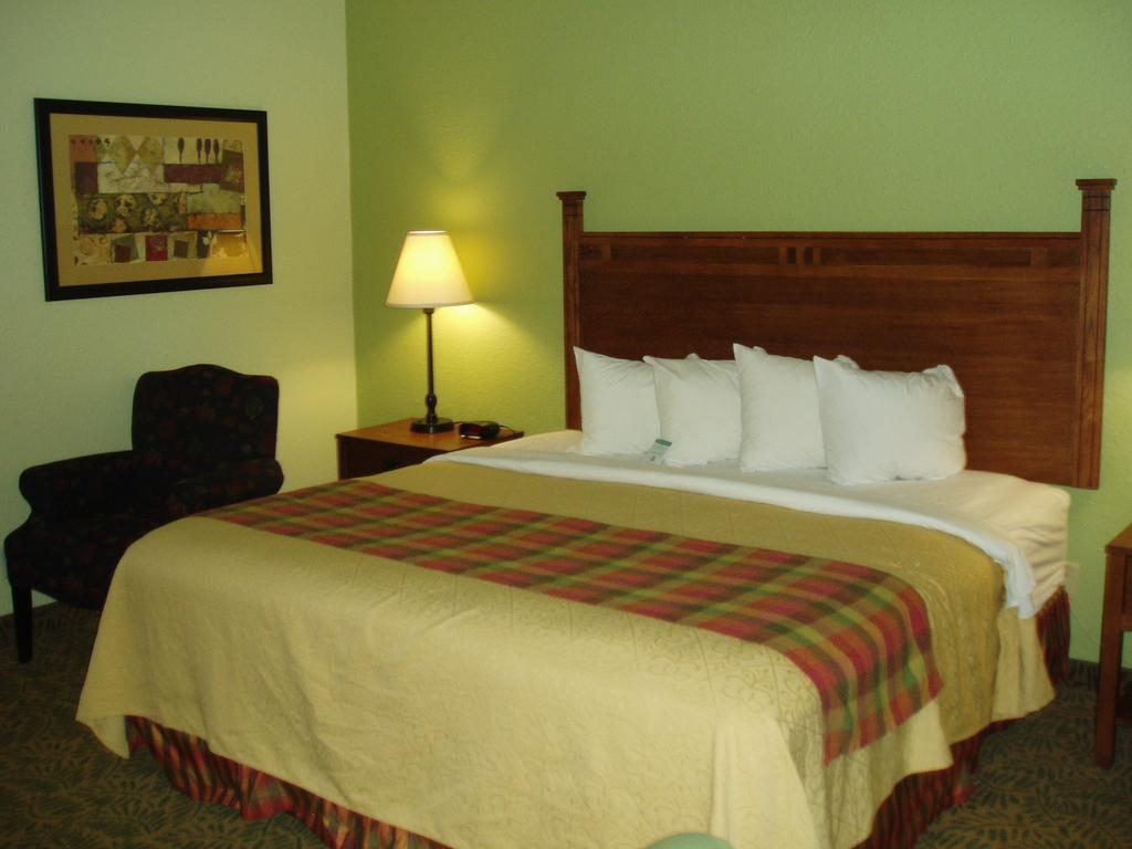 Doubletree By Hilton Gainesville Exterior foto